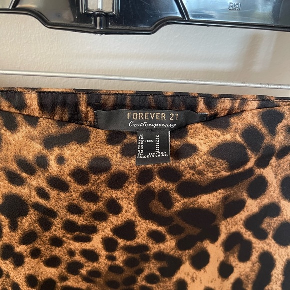 Forever 21 Cheetah Print Skirt - Picture 2 of 3